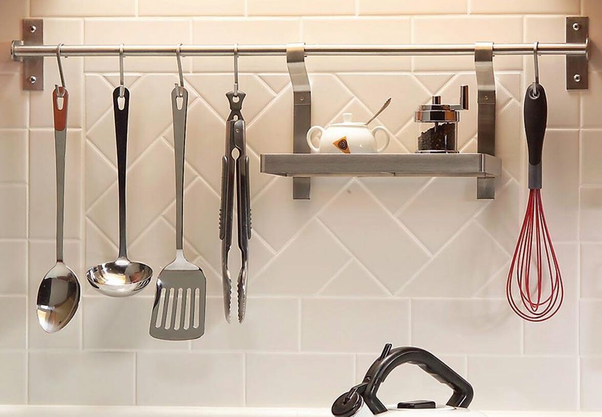 Kitchen storage bar